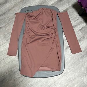 Fashion Nova Dress. Size 11. Off shoulder.